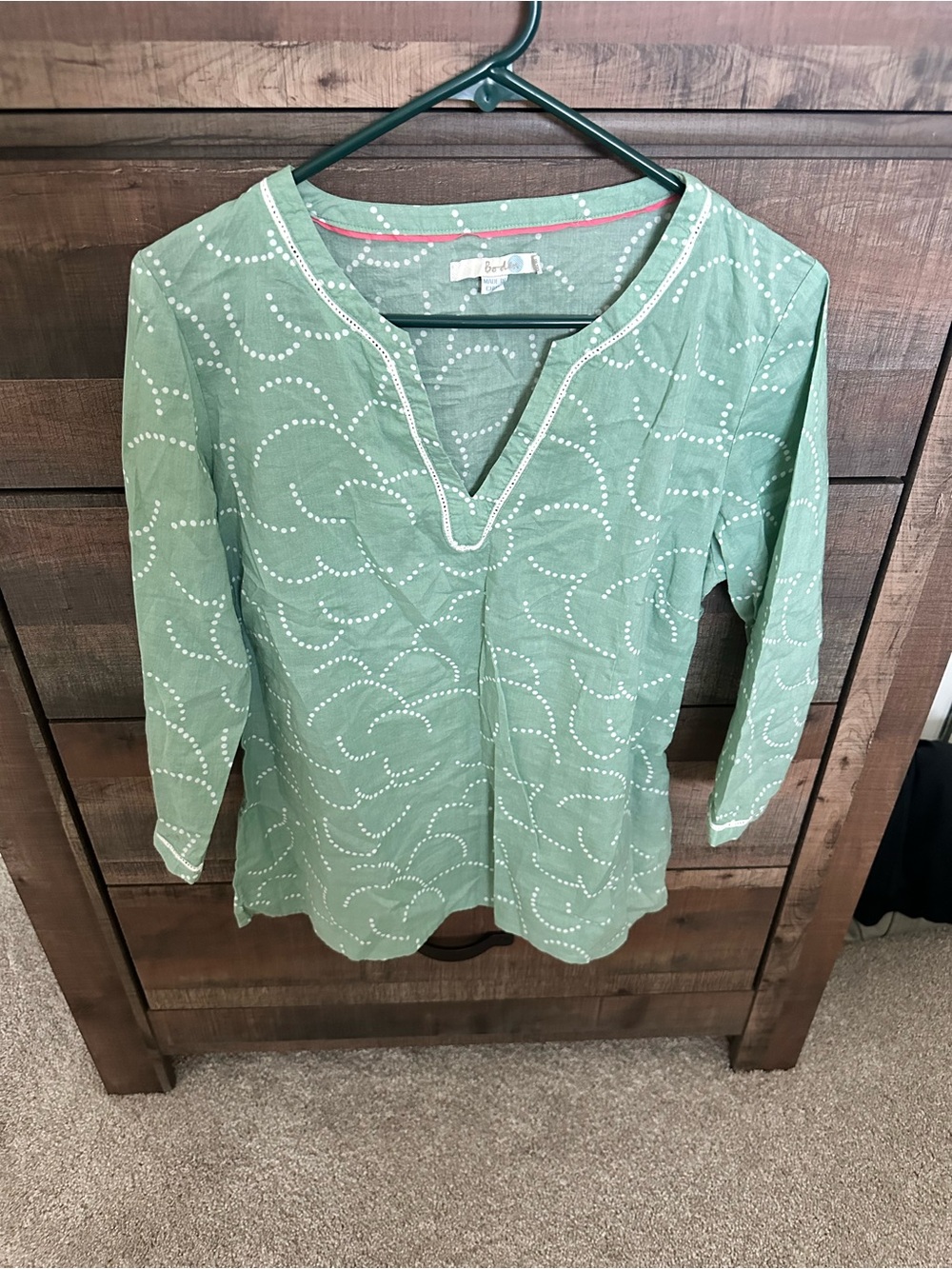Boden Mint Green Dot-Print Split V Tunic
